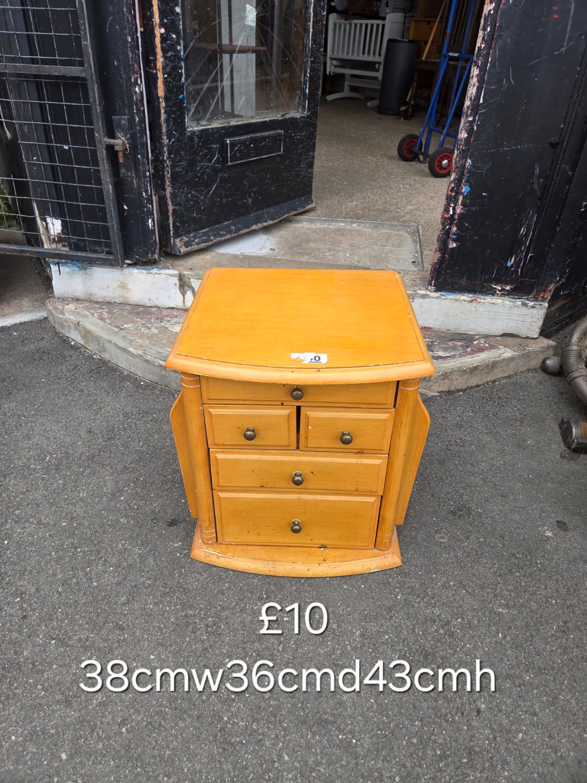 Magazine side table 🌟 Free Delivery in Leicester 🌟