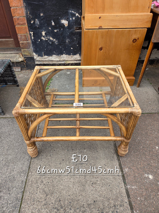 Wicker table 🌟 Free delivery in Leicester 🌟