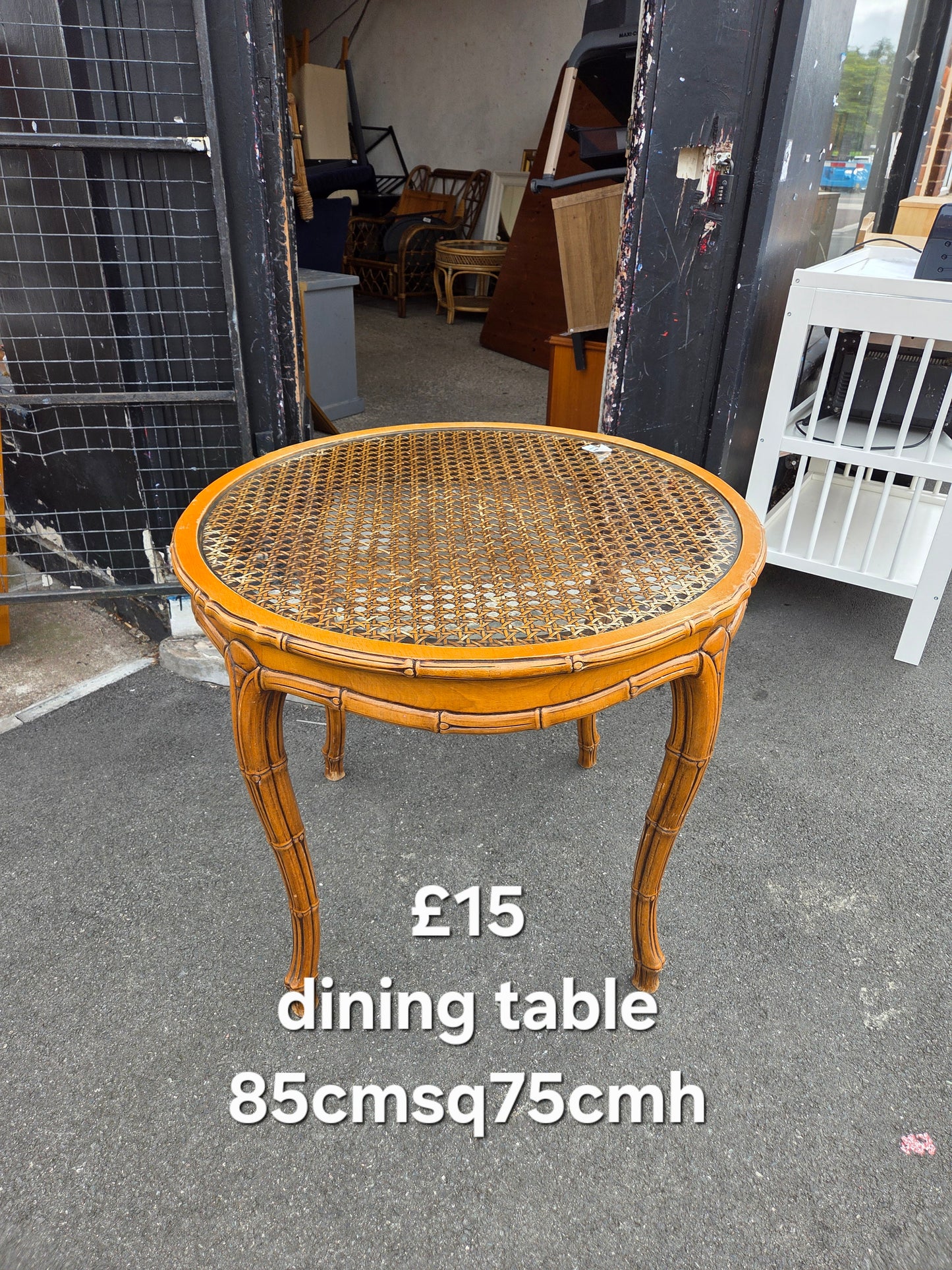 Dining table 🌟 Free delivery in Leicester 🌟