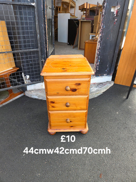 Bedside table 🌟 Free delivery in Leicester 🌟
