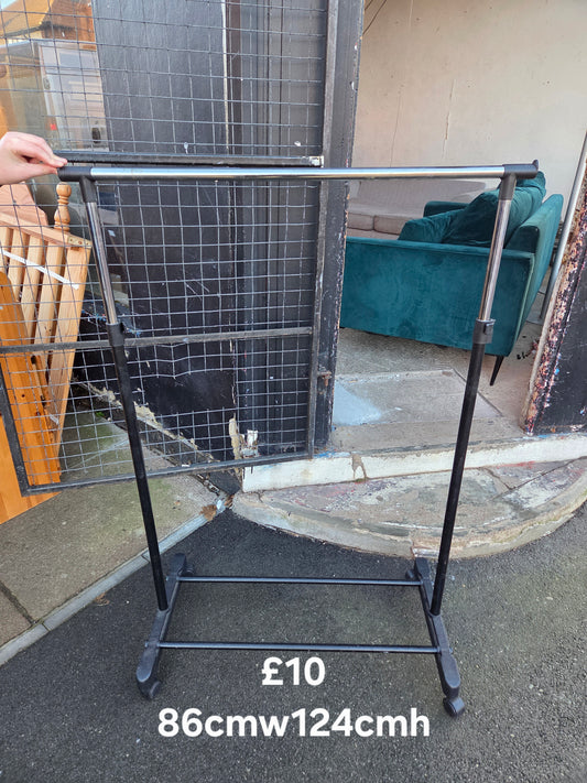 Clothes rail 🌟 Free delivery in Leicester 🌟