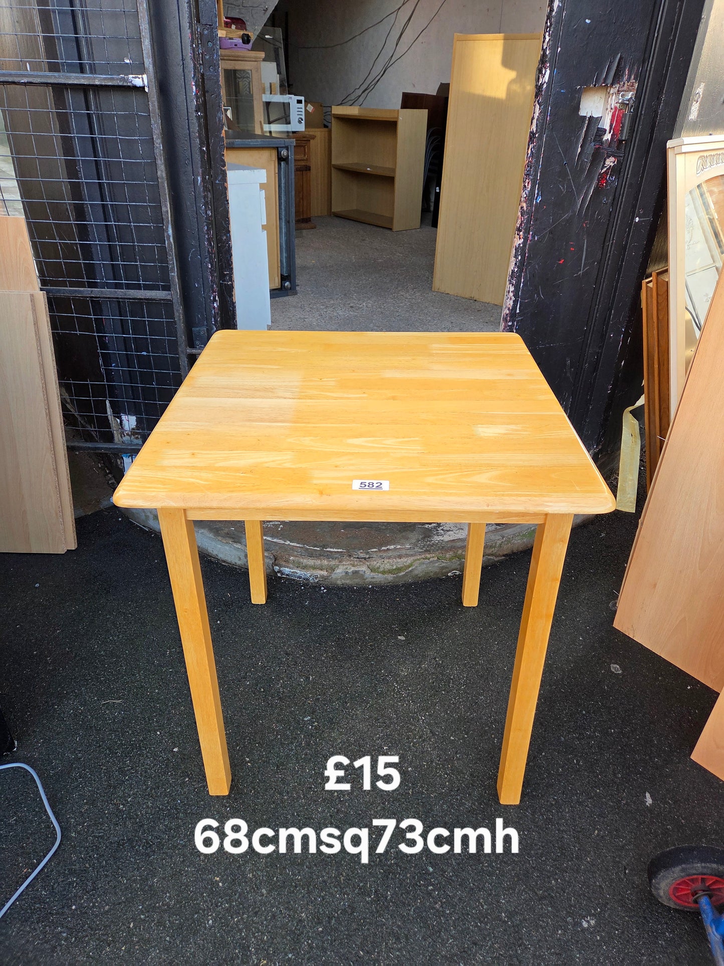 Dining table 🌟 Free delivery in Leicester 🌟