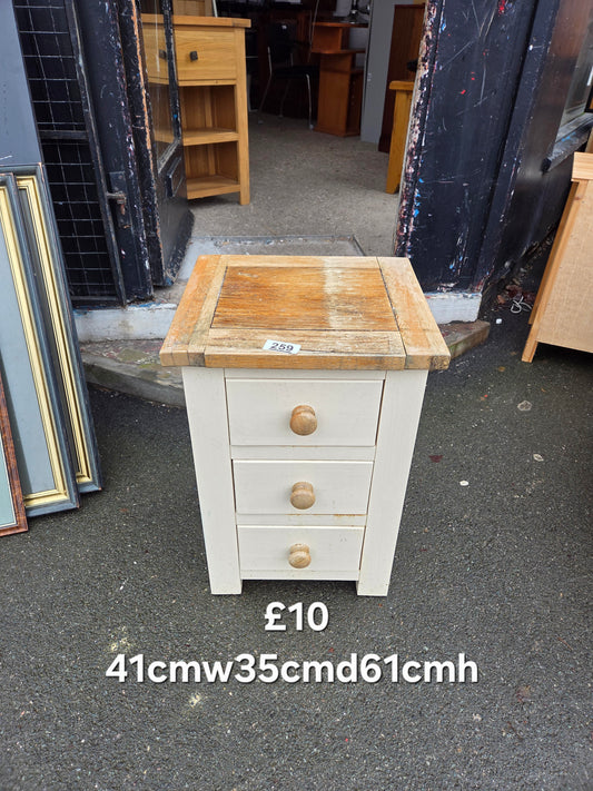 Bedside table 🌟 Free delivery in Leicester 🌟
