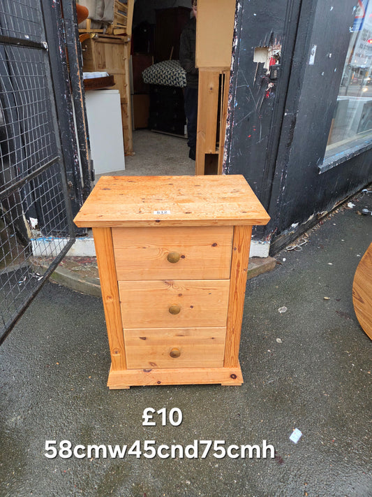 Bedside table 🌟 Free delivery in Leicester 🌟