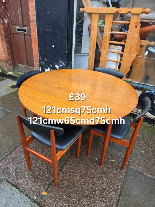 Dining table and 4 chairs 🌟 Free delivery in Leicester 🌟